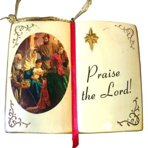 Christmas Nativity Scene Ornament Seasonal Decor or Craft Charm Accent